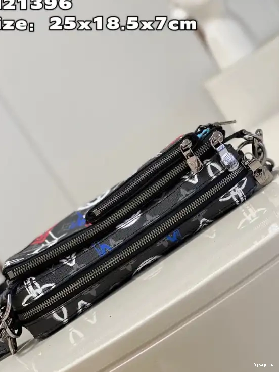 VUITTON TRIO MESSENGER LOUIS 0626